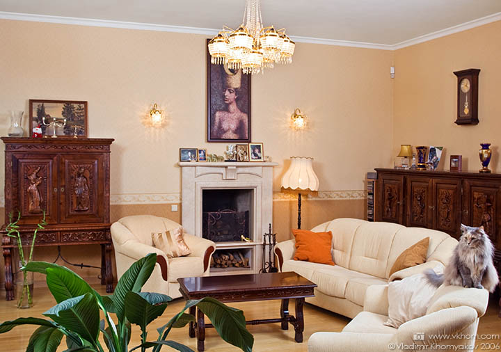 The fire-room with details of Orient
