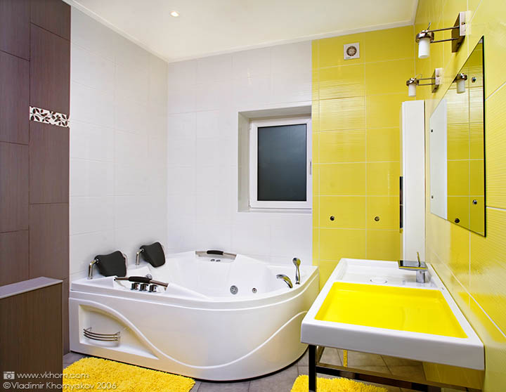 The sunny bathroom