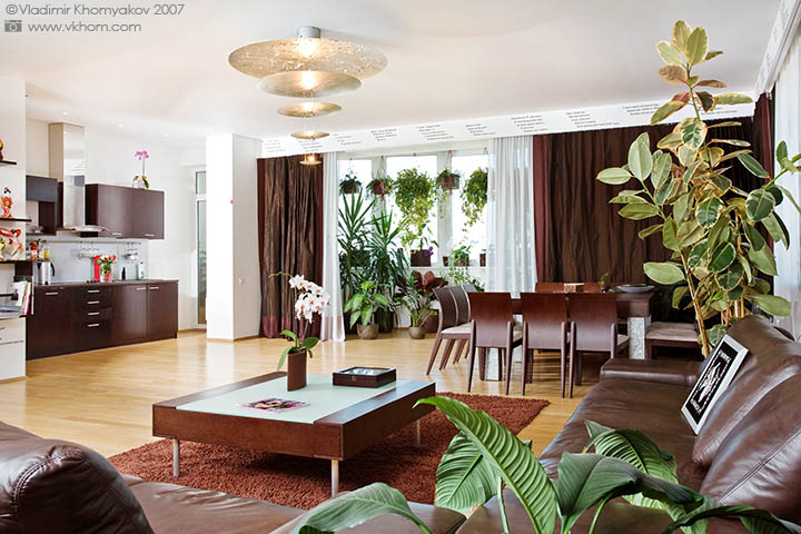 The living room with oriental details